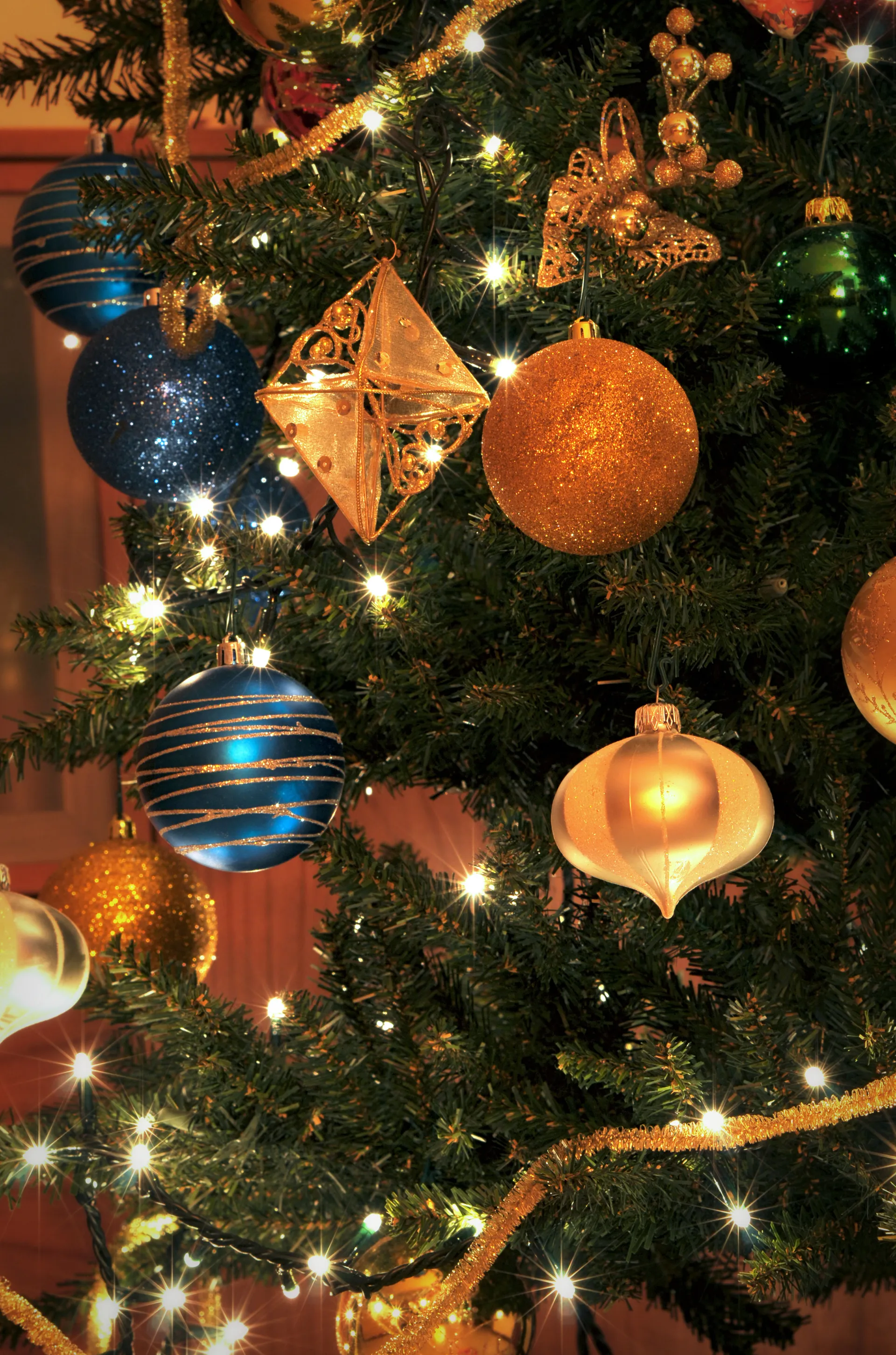 A beautifully decorated Christmas tree with lights and ornaments