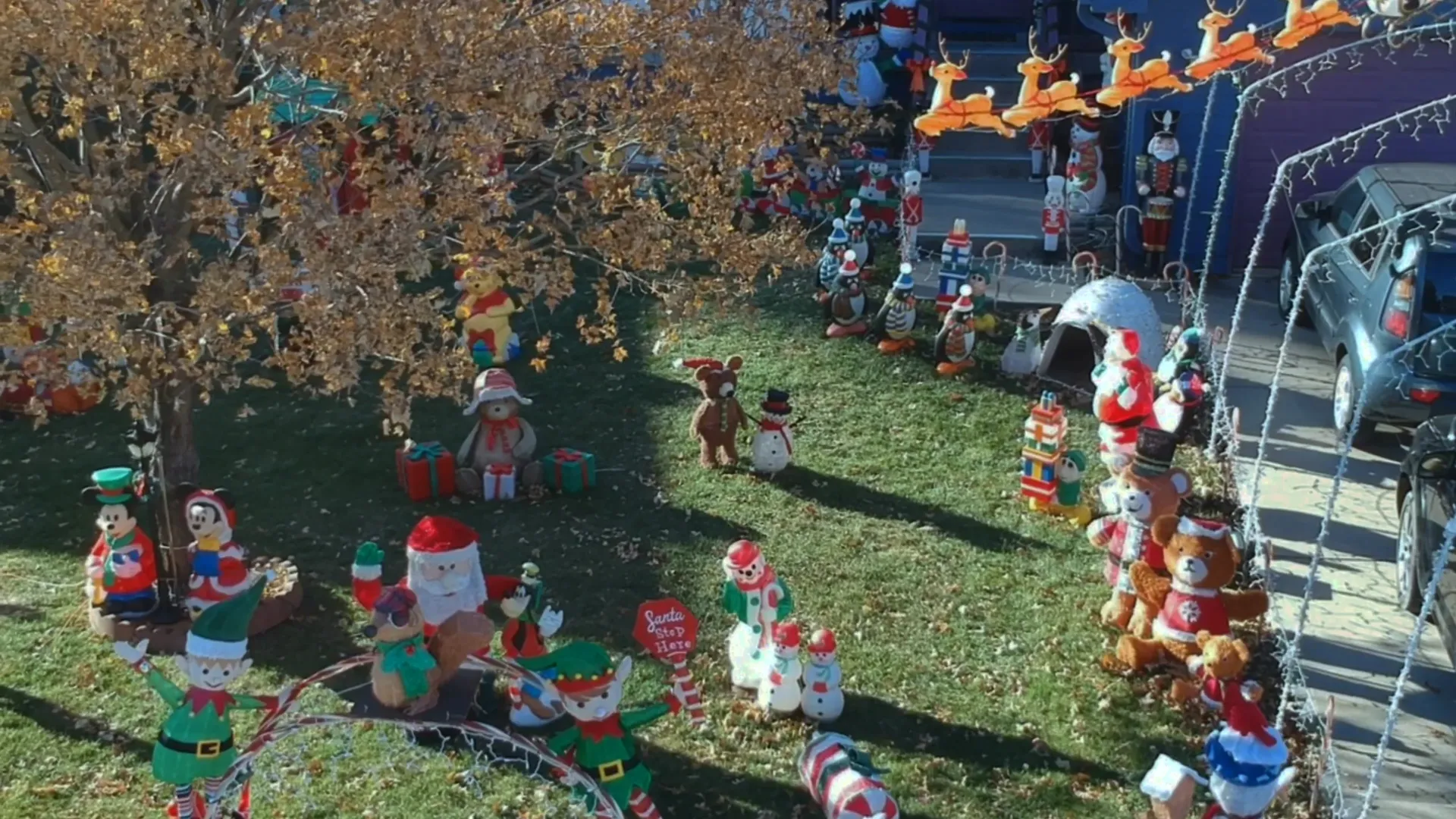 Holiday yard decorations
