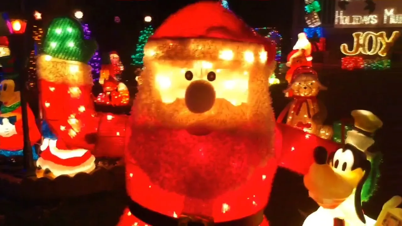 Santa at the Kearney display